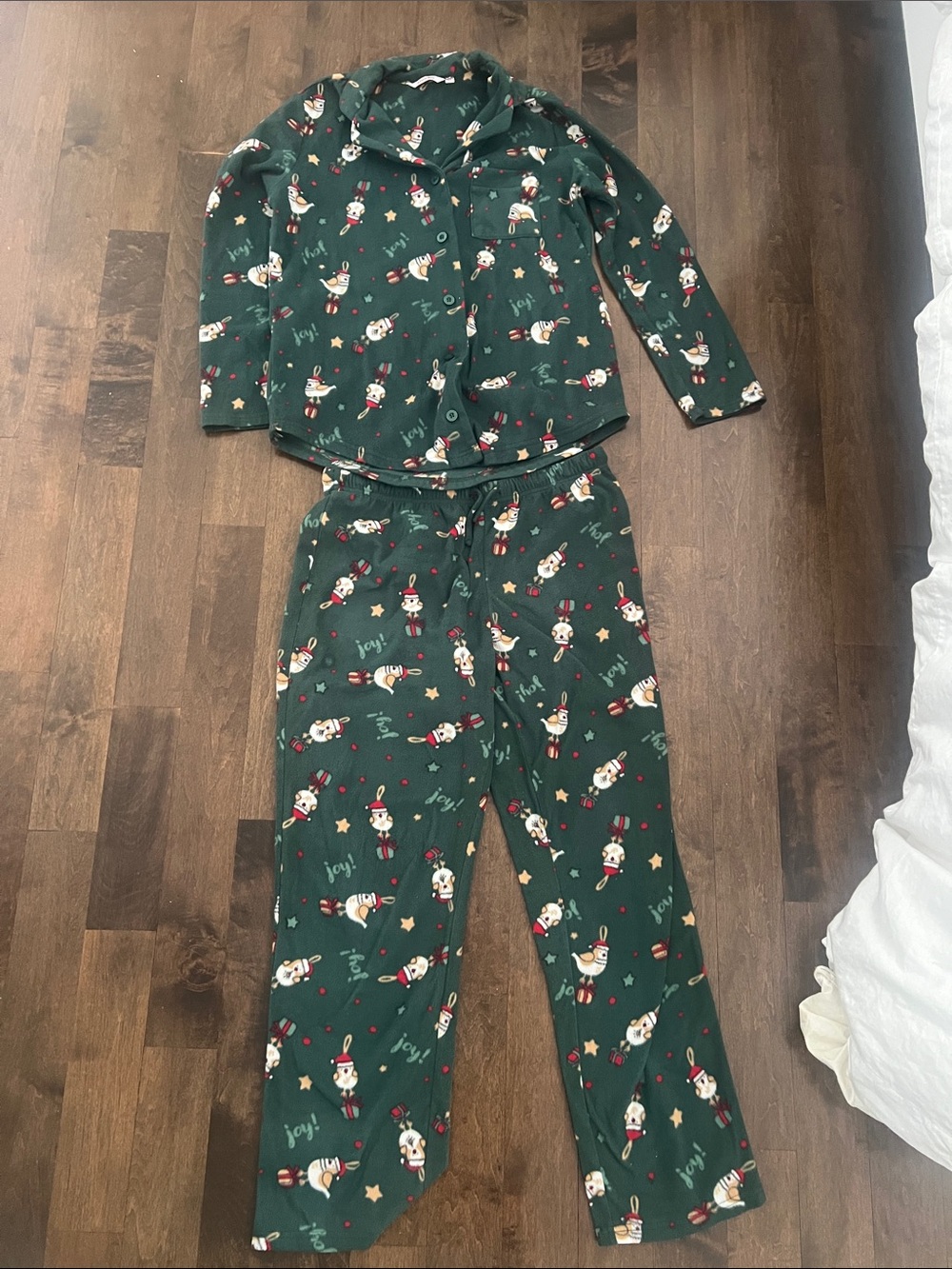 La Vie En Rose Green Holiday Pajama Set with Festive Print